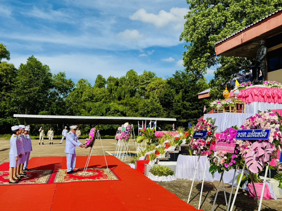 วันพฤหัสบดีที่ 23 ตุลาคม 2568 เวลา 07.30 น . นายนราวุฒิ ศิริผลา นายกเทศมนตรีตำบลหนองนกทา มอบหมายให้นายบัวผัน ทองแก้ว รองนายกเทศมนตรีฯ  ร่วมพิธีวางพวงมาลา เนื่องในวันปิยมหาราช