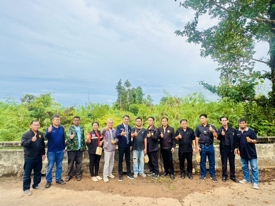 นายนราวุฒิ ศิริผลา นายกเทศมนตรีตำบลหนองนกทา พร้อมด้วยคณะผู้บริหาร สมาชิกสภาเทศบาล หัวหน้าส่วนราชการ ผู้ใหญ่บ้าน และชาวบ้าน ร่วมต้อนรับ นางสาวธัญธารีย์ สันตพันธุ์ ส.ส.อุบลราชธานี เขต 6